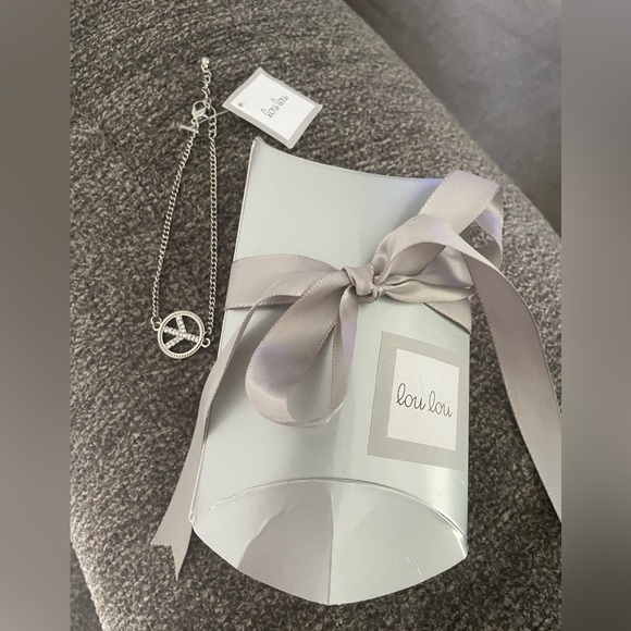 Lou Lou silver peace sign bracelet - Picture 2 of 4